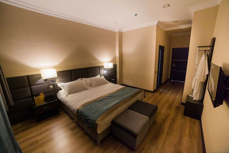 Hotel L`mira