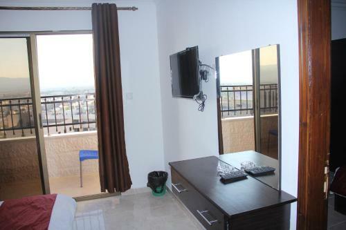 Weekend Hotel