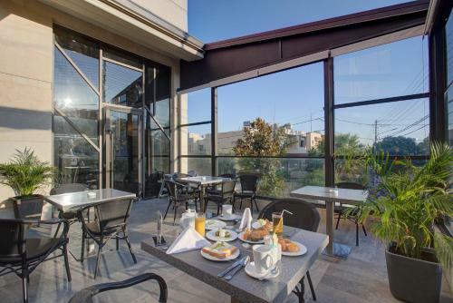 Hotel The House Boutique Suites