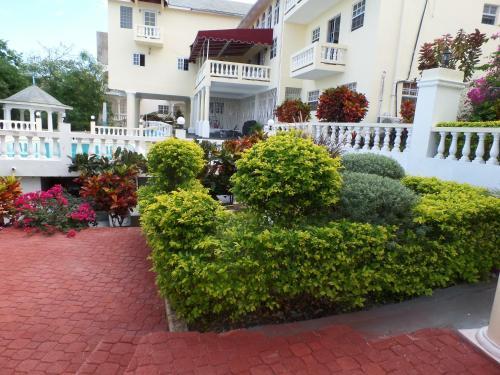 The Royal Kensington Villa 4