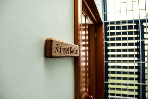 Sunshine Lodge: Your Home Away From Home