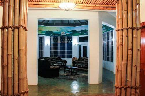 Sunshine Lodge: Your Home Away From Home