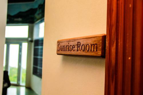 Sunshine Lodge: Your Home Away From Home