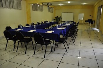 Parador De Manolos Hotel