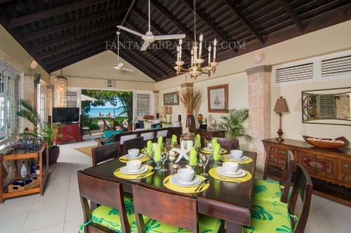 Fantasy & Beachnut Villas