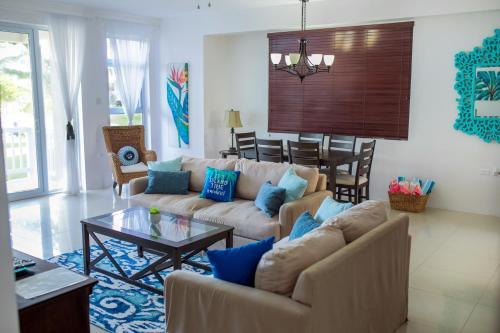Apartamento Whispering Seas - 2 Bedroom Luxury Ocean Front Condo