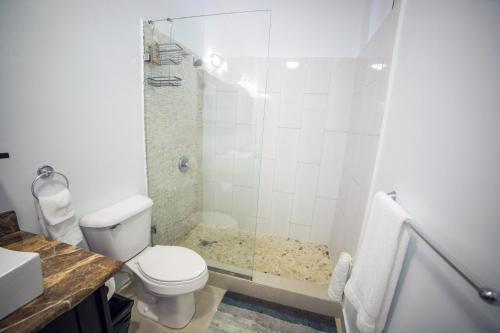 Apartamento Whispering Seas - 2 Bedroom Luxury Ocean Front Condo