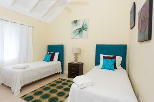 Villa Ocho Rios Under The Coolshade III