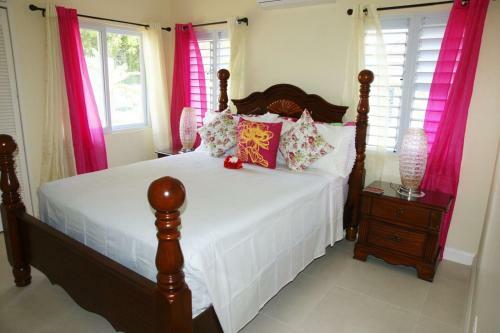 Villa Ocho Rios Under The Coolshade III