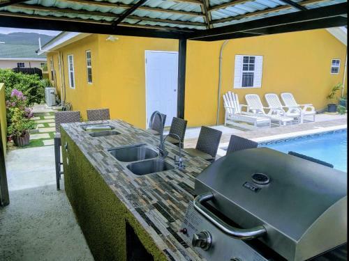Hostal Zade's Vacation Home