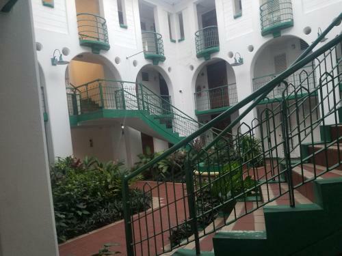 Rosi Ocean Sand Hotel Apt (@sandcastles)