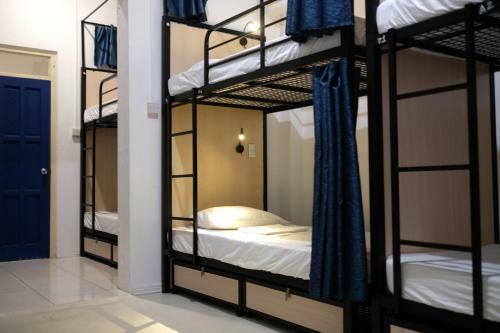 Ragamuffin Hostel & Coffee Bar