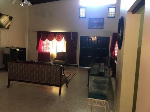 Scarlett Hall Hideaway