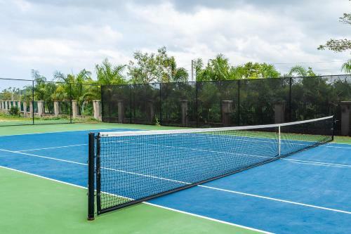 Little Bay Country Club