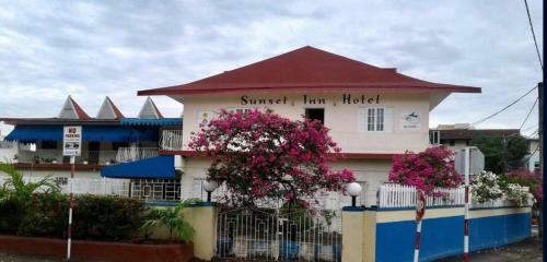 Sunset Inn Apartment Hotel