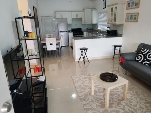 Apartamento Caymanas Estate 24/7 Security