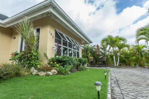 Villa Ocho Rios Under The Palms II