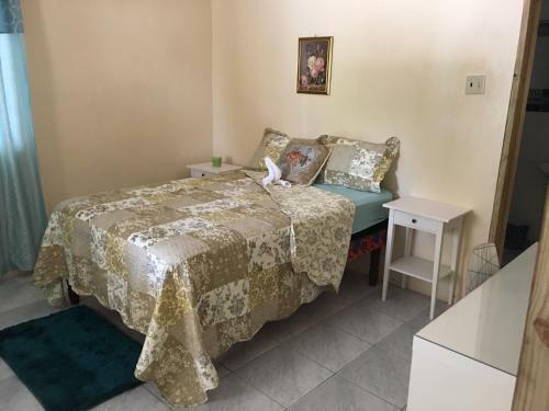 Hostal Arms Of Charms Guesthouse