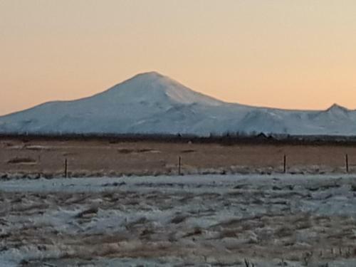 Hekla Cabin 3 Volcano And Glacier View