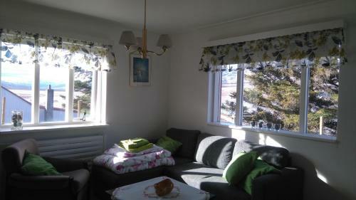 Br�nalaug Guesthouse - Holiday Home