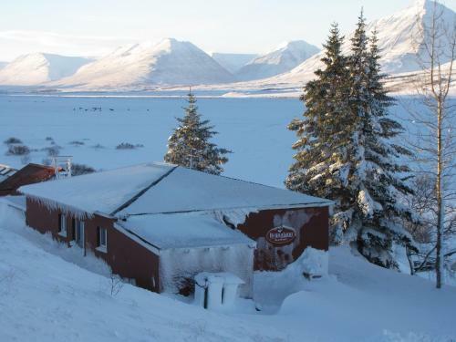 Br�nalaug Guesthouse - Holiday Home
