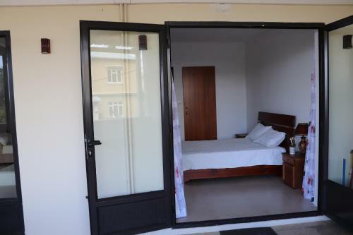 Mahina Luxury 2 Bedroom Apartment With Pool