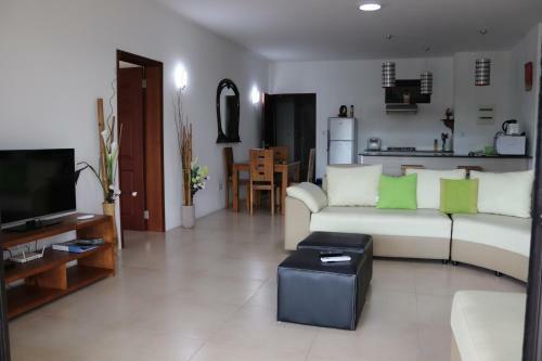 Mahina Luxury 2 Bedroom Apartment With Pool
