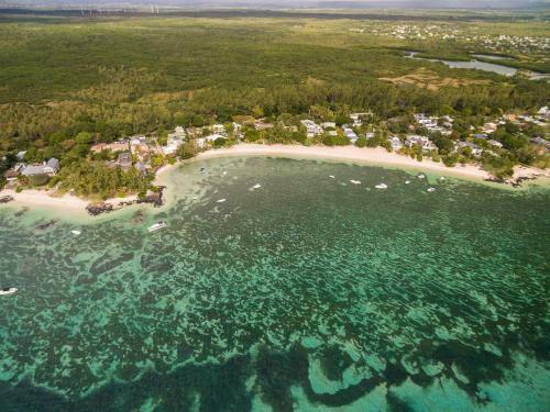 Pearly Sands - Beachfront Deluxe Apartment