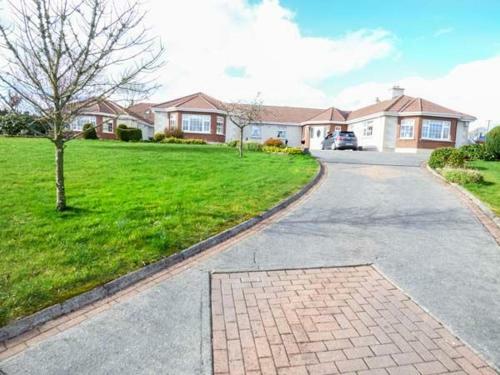 Pine View, Longford