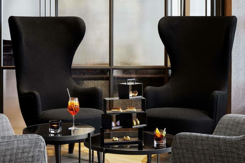 Hotel Arts