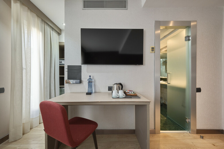 Hotel Catalonia Park G�ell
