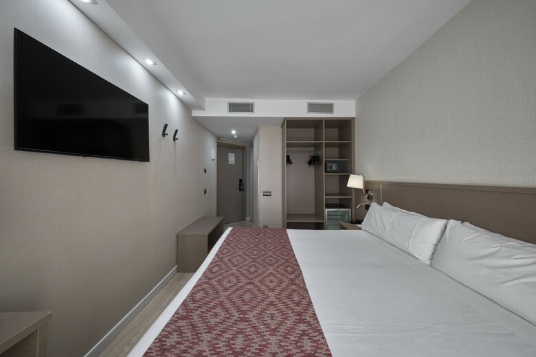 Hotel Catalonia Park G�ell
