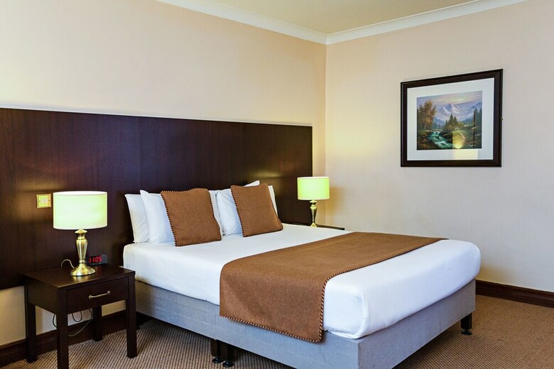 Sheldon Park Hotel And Leisure Club