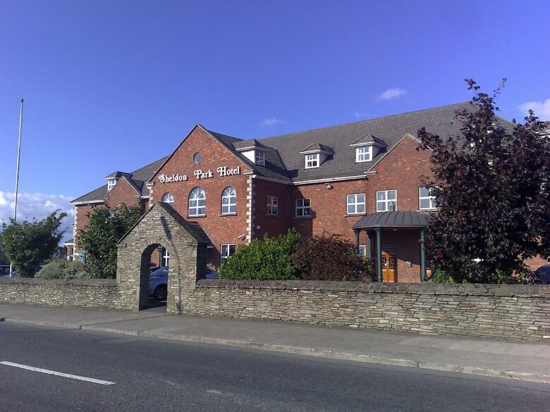Sheldon Park Hotel And Leisure Club
