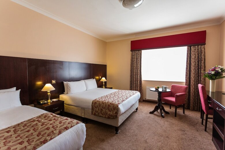 Sheldon Park Hotel And Leisure Club
