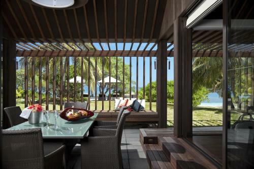 Hotel Vomo Island Resort