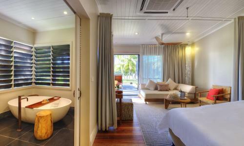 Hotel Vomo Island Resort
