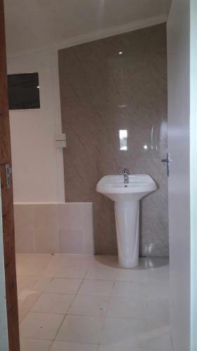 Apartamento The White Self Contained Cottage - Homestay