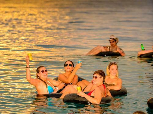 Hotel Mantaray Island Resort