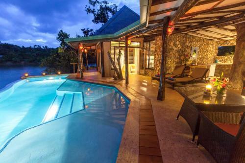 Hotel Savasi Island Resort