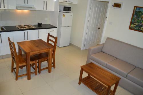 Nadi Airport Apartments