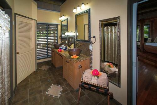 Hotel Lalati Resort & Spa