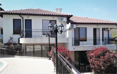 Three-bedroom Holiday Home In Primorsko