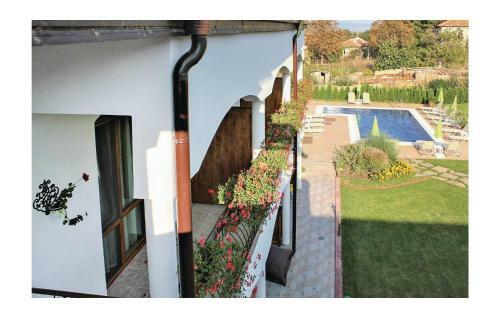 Seven-bedroom Holiday Home In Medovo