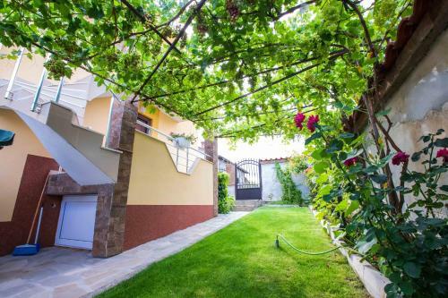 Hostal Guest House Holiday