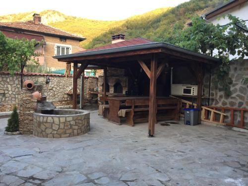 Hostal Elenite Guesthouse