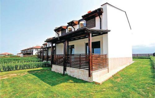 Three-bedroom Holiday Home In Lozenets