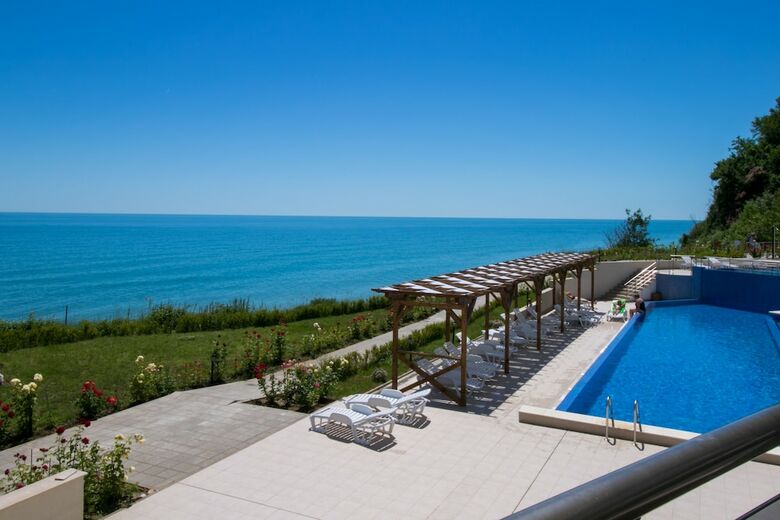 Byala Vista Cliff Apartments