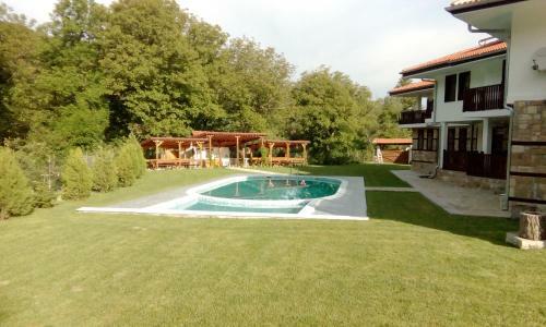 Hostal Hotel Aleksandrina