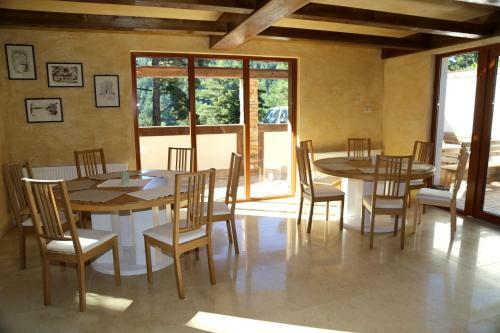 Hostal Villa Ema